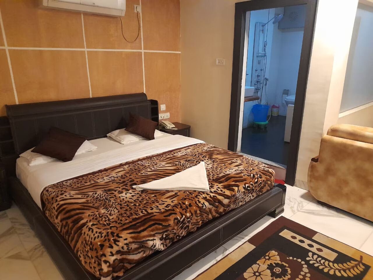 Suite Double Room - YCHS