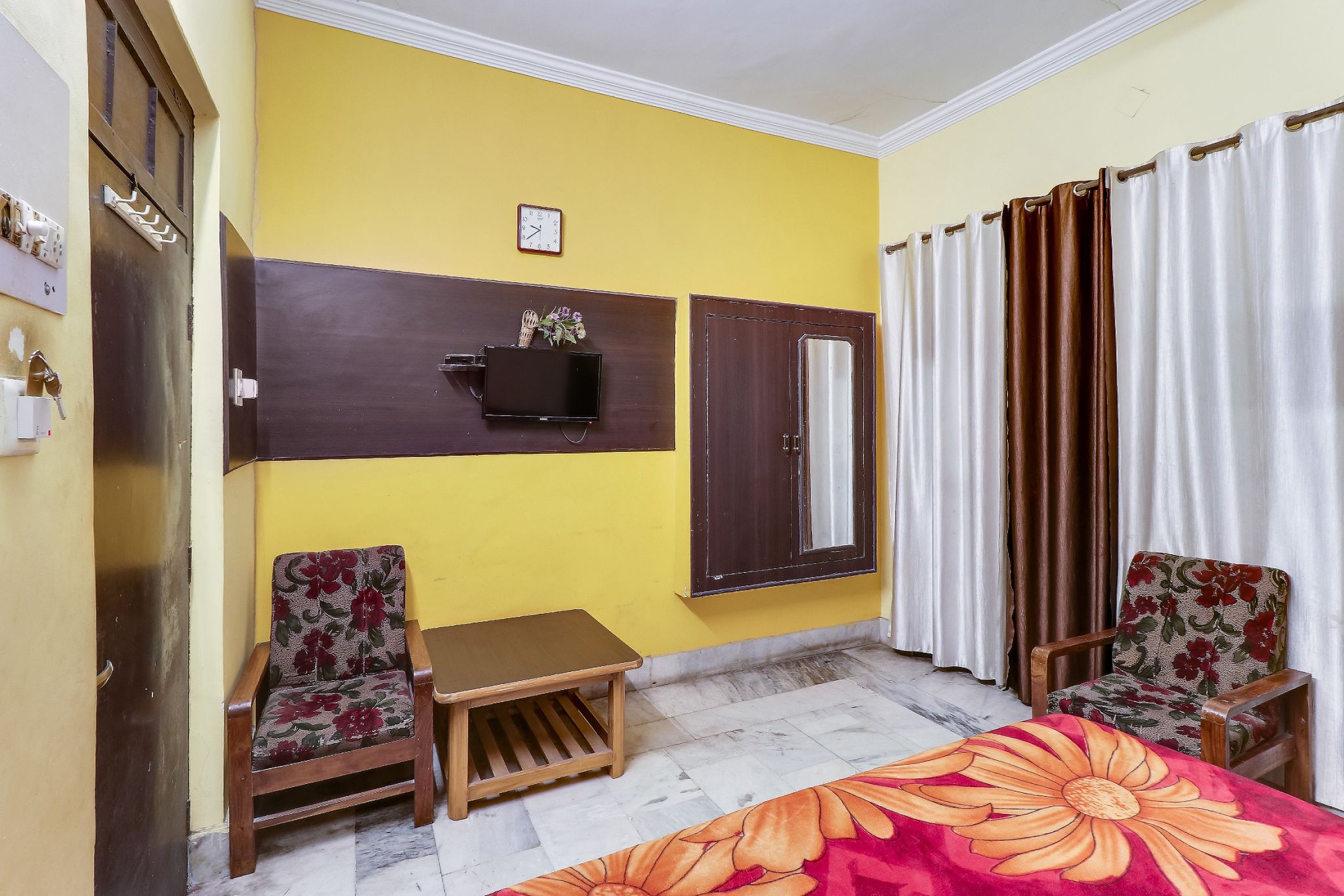 Standard Non AC Room - Day Use (4 Hours: 3 PM - 7 PM)