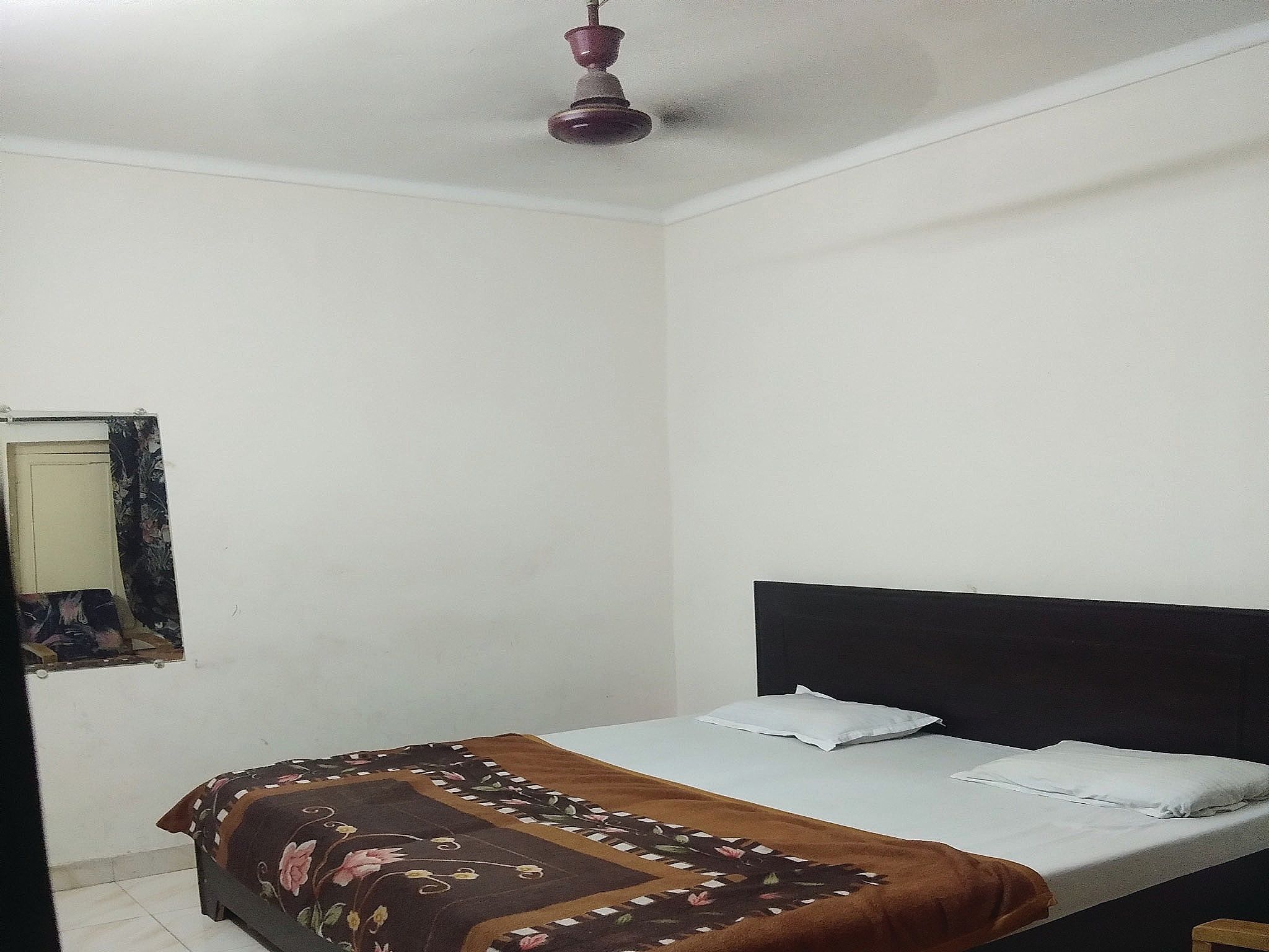 Standard Non AC Room - Day Use (4 Hours: 3 PM - 7 PM)