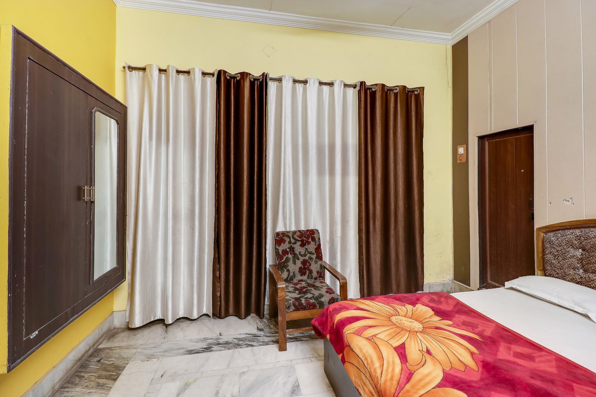 Standard Non AC Room - Day Use (4 Hours: 3 PM - 7 PM)