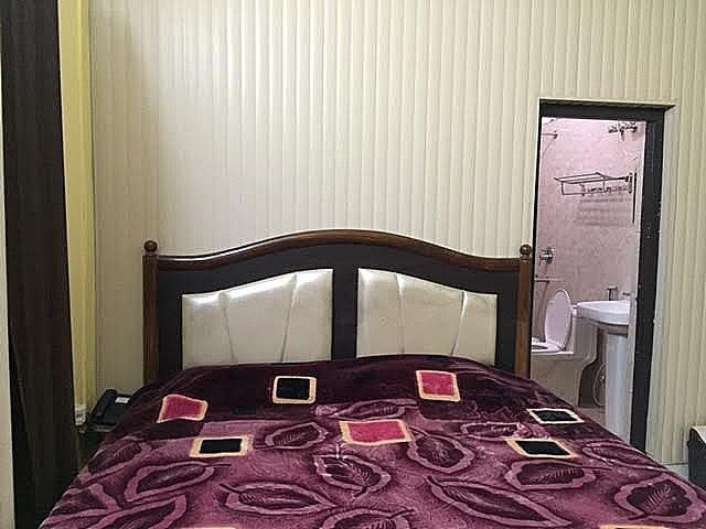 Standard Non AC Room - Day Use (4 Hours: 3 PM - 7 PM)