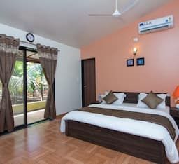 Coconut Beach Farm Super Deluxe A/C Room 4