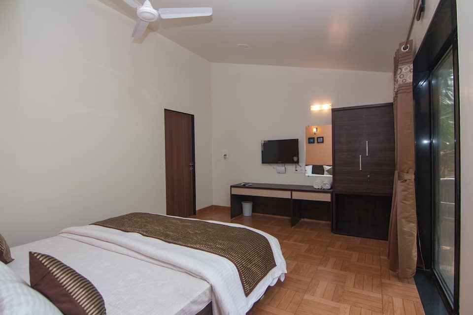 Coconut Beach Farm Super Deluxe A/C Room 2