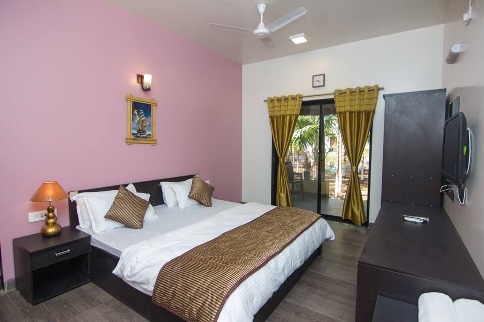 Coconut Beach Farm Super Deluxe A/C Room 3