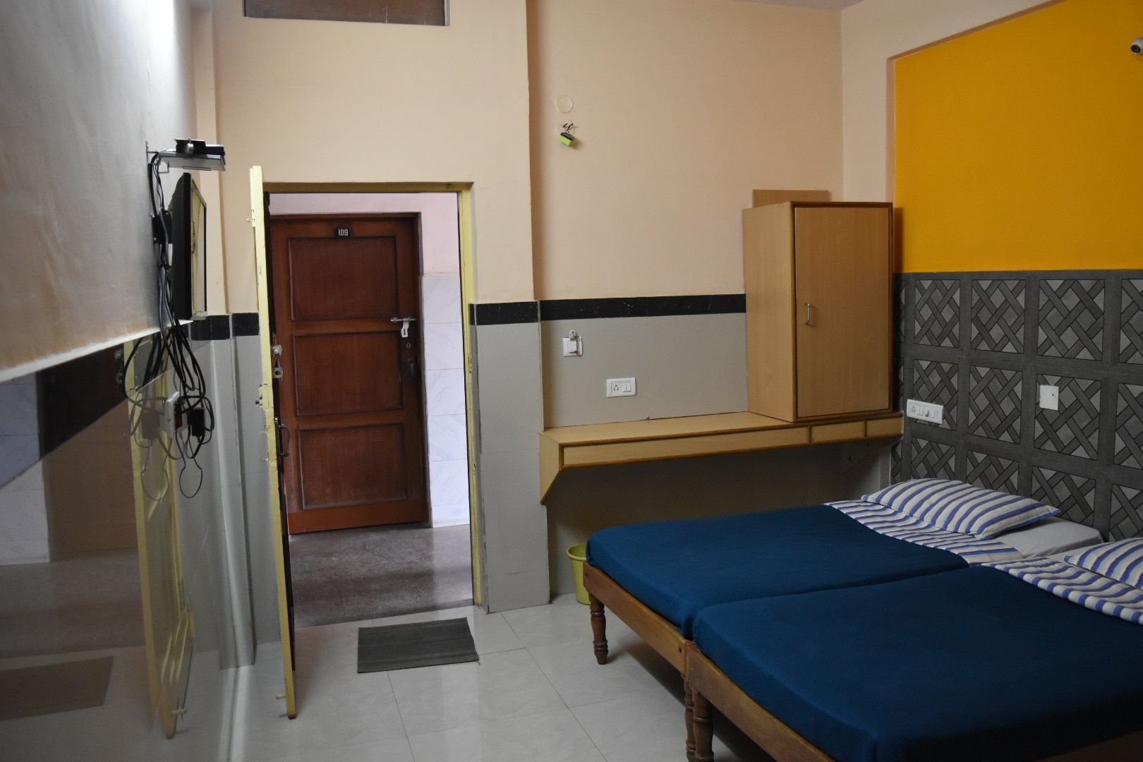 Hotel Abhiruchi Lodging Deluxe Double or Twin Room 3