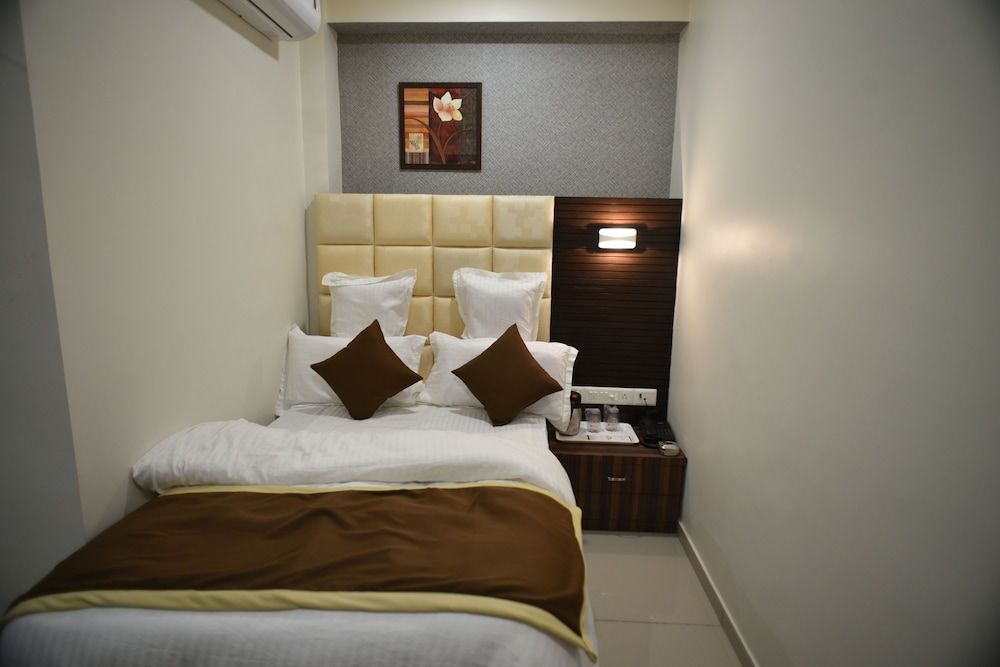 Hotel Royal Residency Executive Room 9