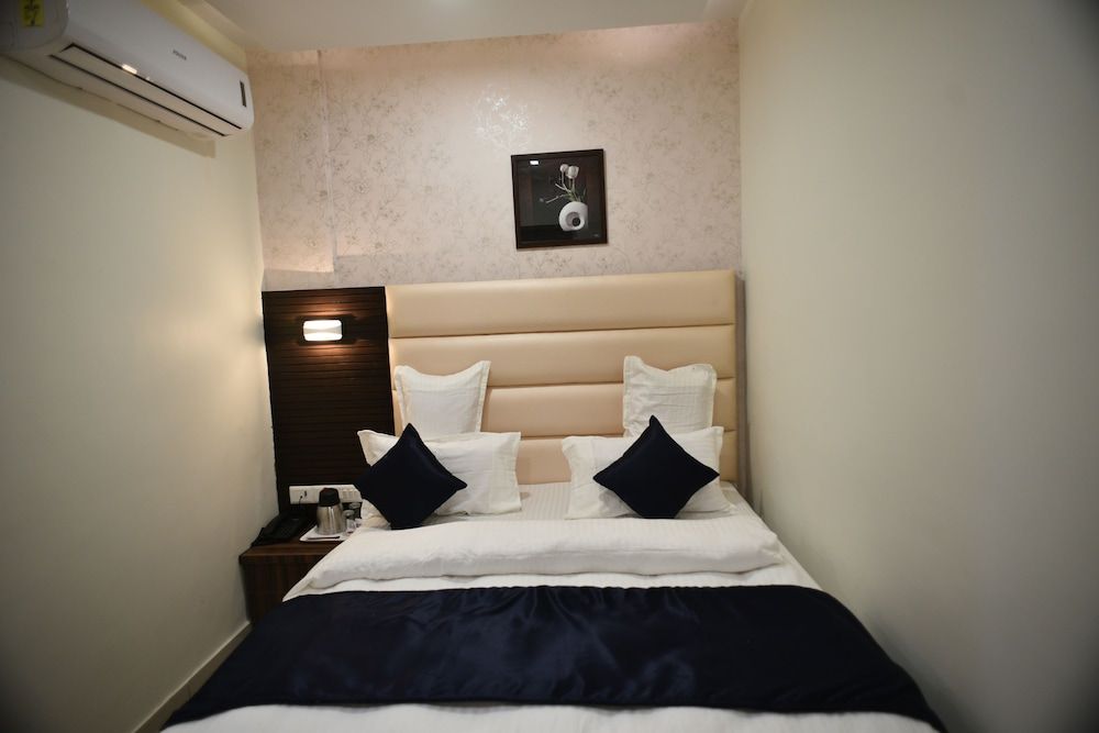 Hotel Royal Residency Executive Room 6