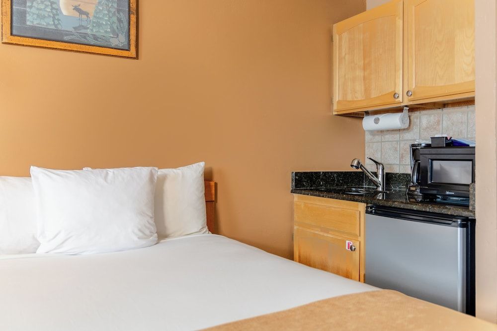 Legacy Vacation Resorts - Steamboat Hilltop Guest Room 7