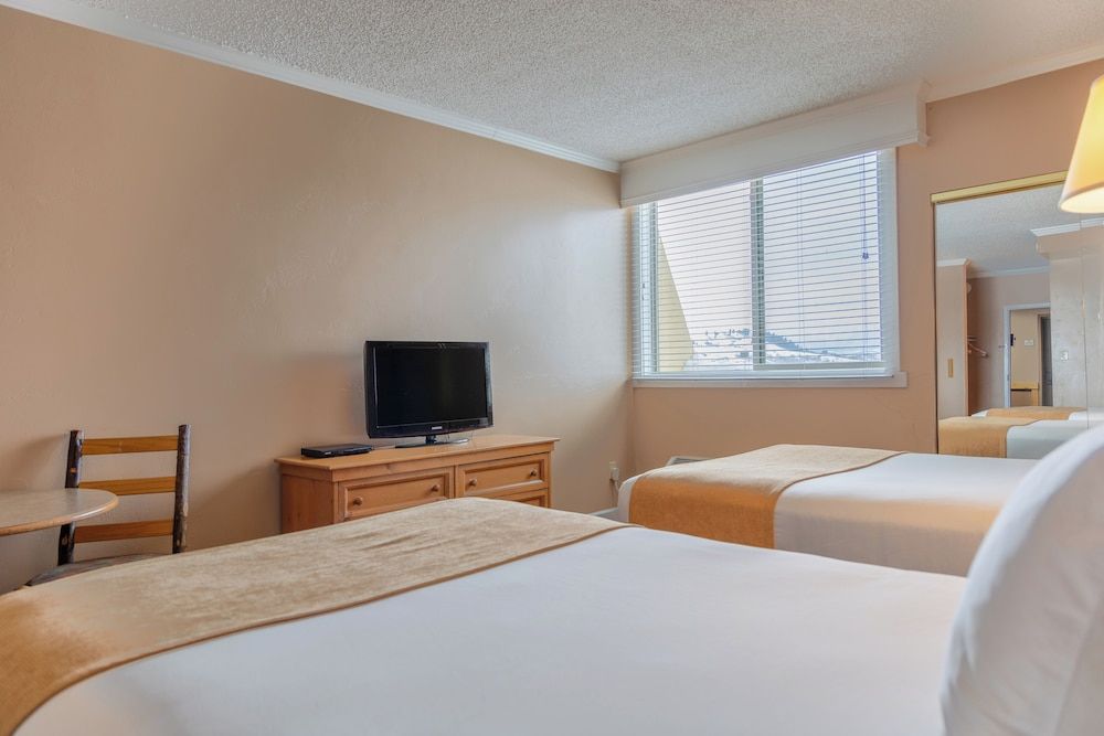 Legacy Vacation Resorts - Steamboat Hilltop Guest Room 4