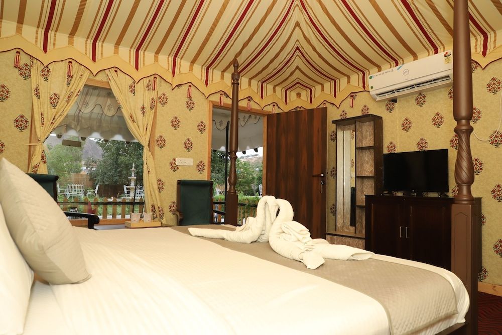 The Glorious Hills Resort Pushkar Deluxe Tent 14