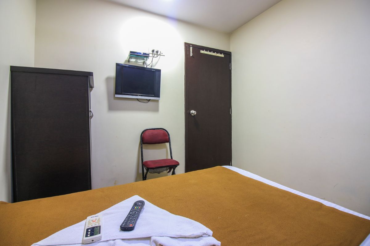 BKC Residency Standard Double Room Non A/C (Shared Bathroom) 3