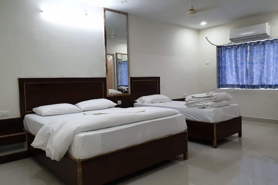 Hotel Grand Inn Deluxe AC Room 3