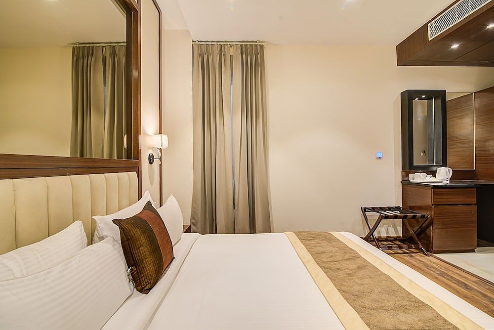 Amritara Sadka , Amritsar Standard Room with Work Desk