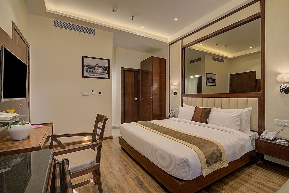 Amritara Sadka , Amritsar Standard Room with Work Desk 5