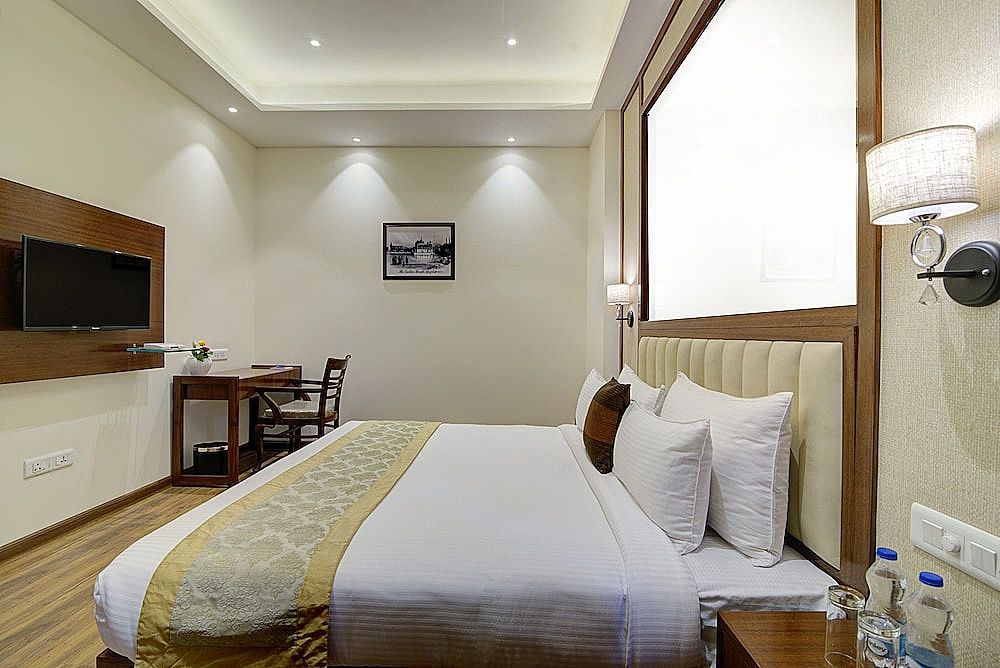 Amritara Sadka , Amritsar Standard Room with Work Desk 2