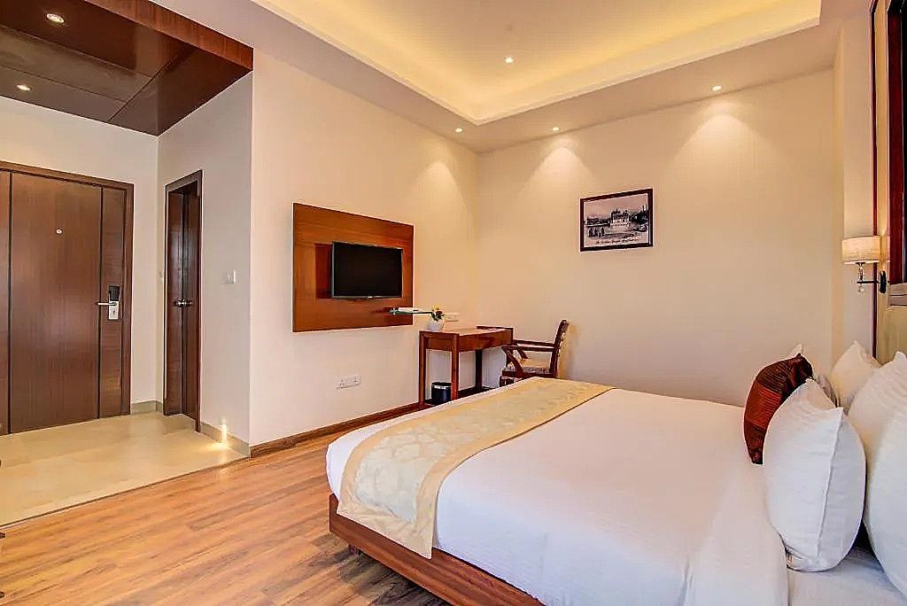 Deluxe Room (One-time Free Drop to Golden Temple)