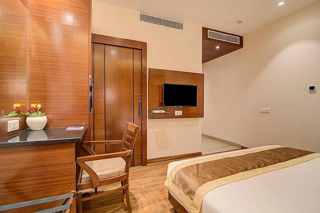 Amritara Sadka , Amritsar Standard Room with Work Desk 13