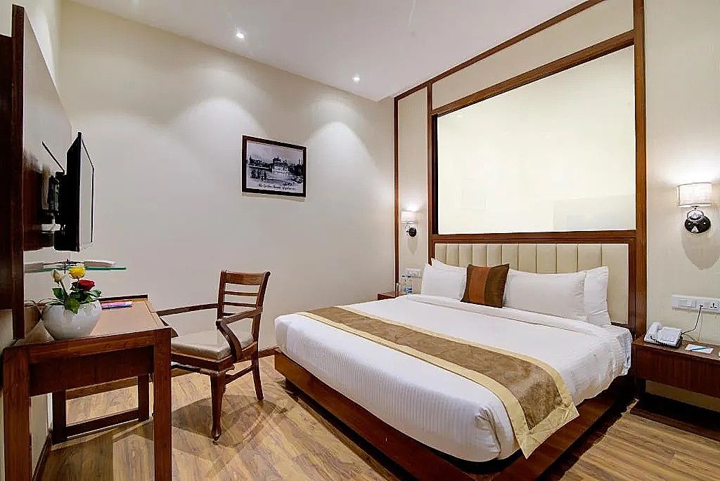 Amritara Sadka , Amritsar Deluxe Room (One-time Free Drop to Golden Temple) 6
