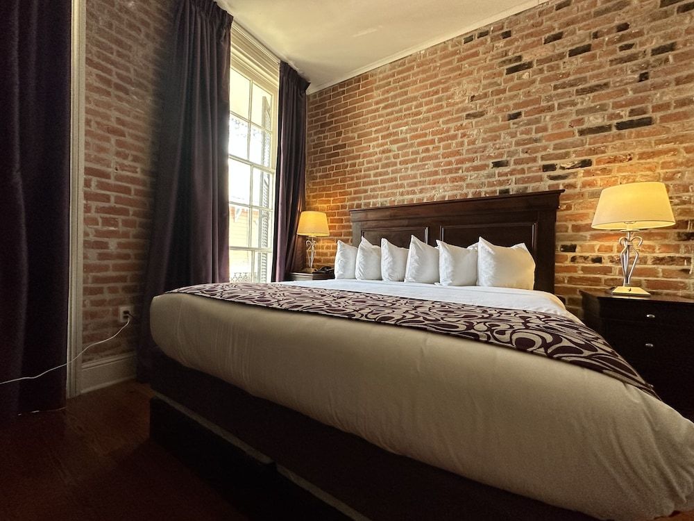 Inn on St. Peter Deluxe Room, 1 King Bed 3