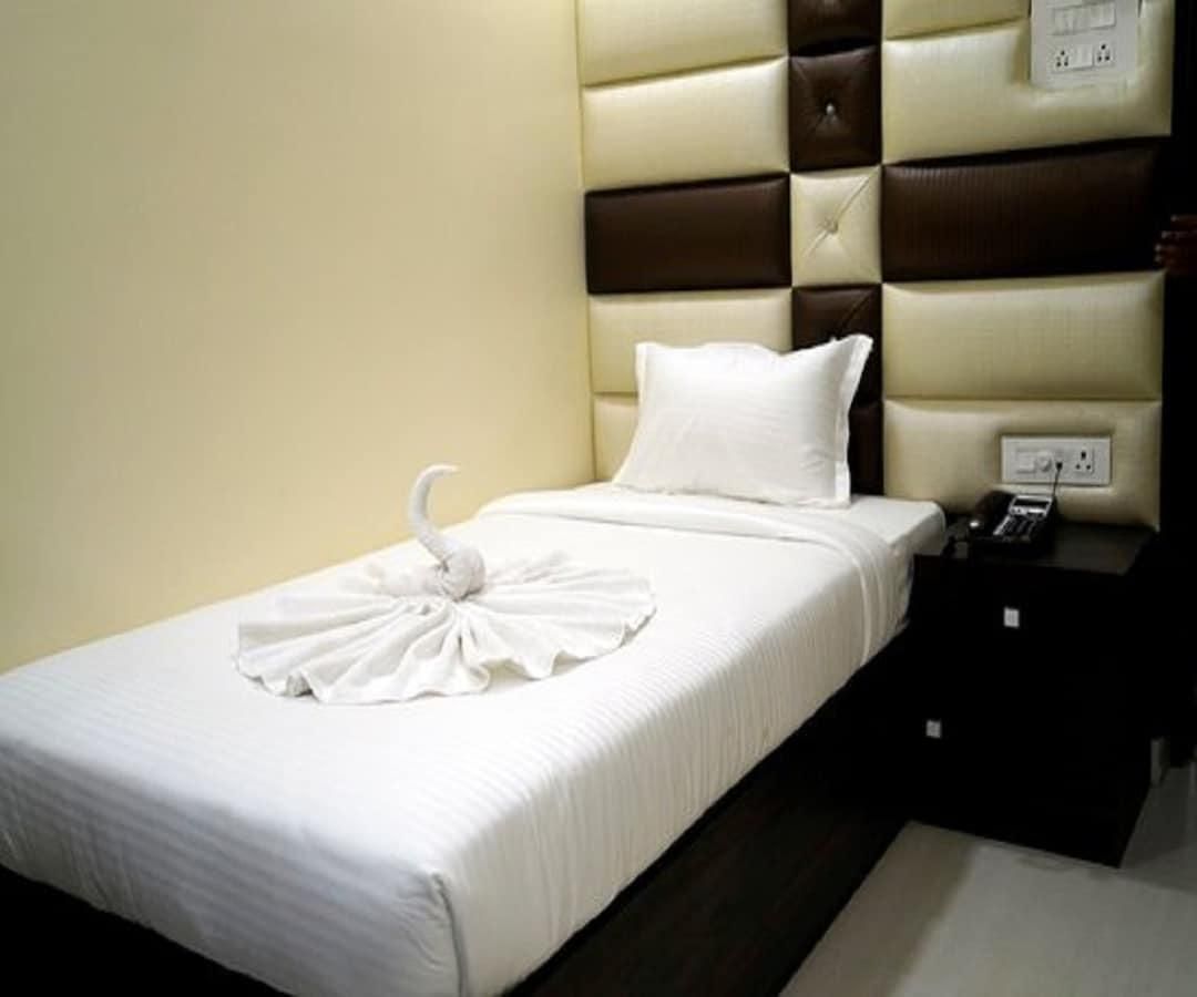 Standard Single Room Adhoc