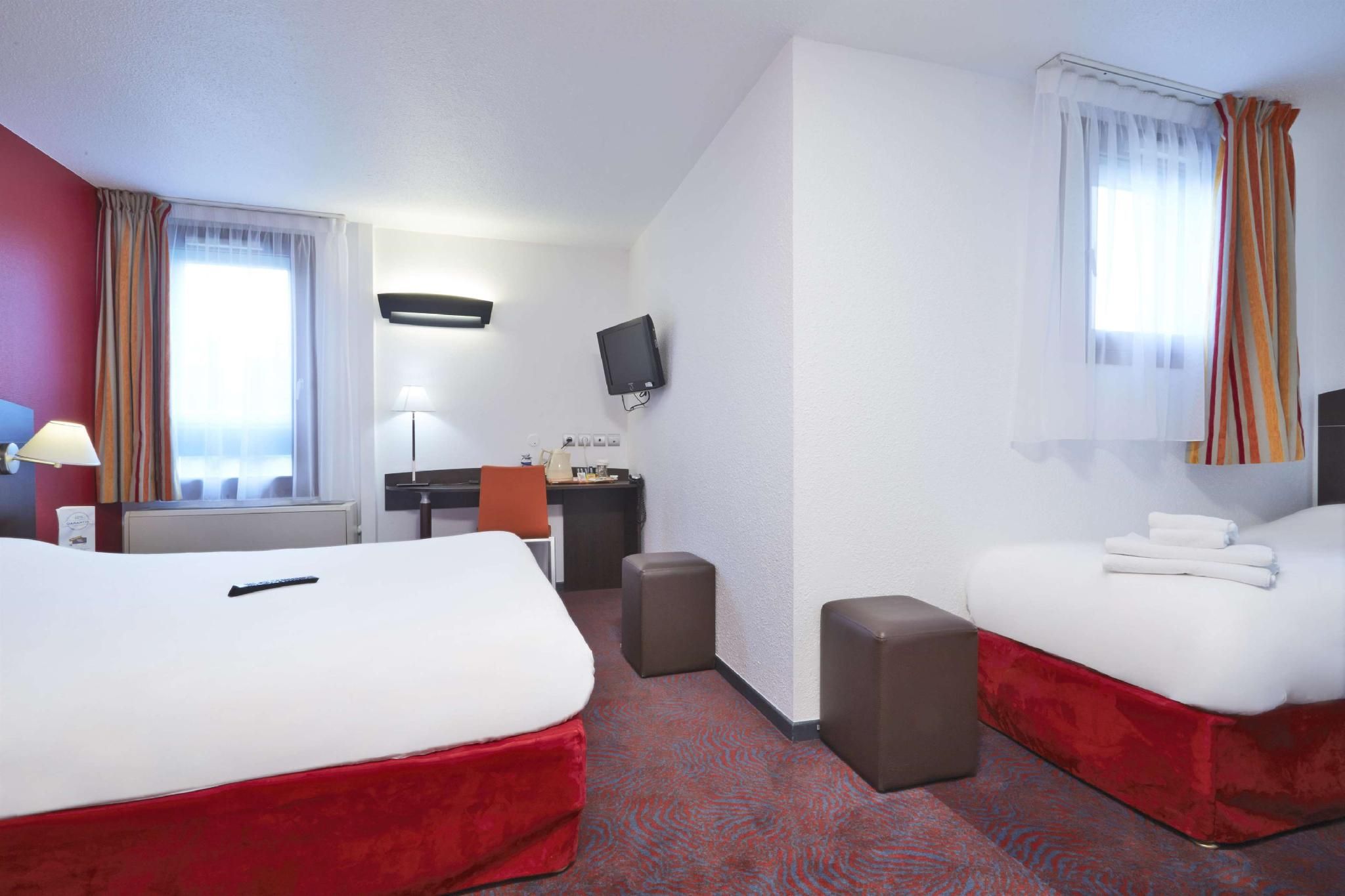 Standard Room - 4 Single Beds