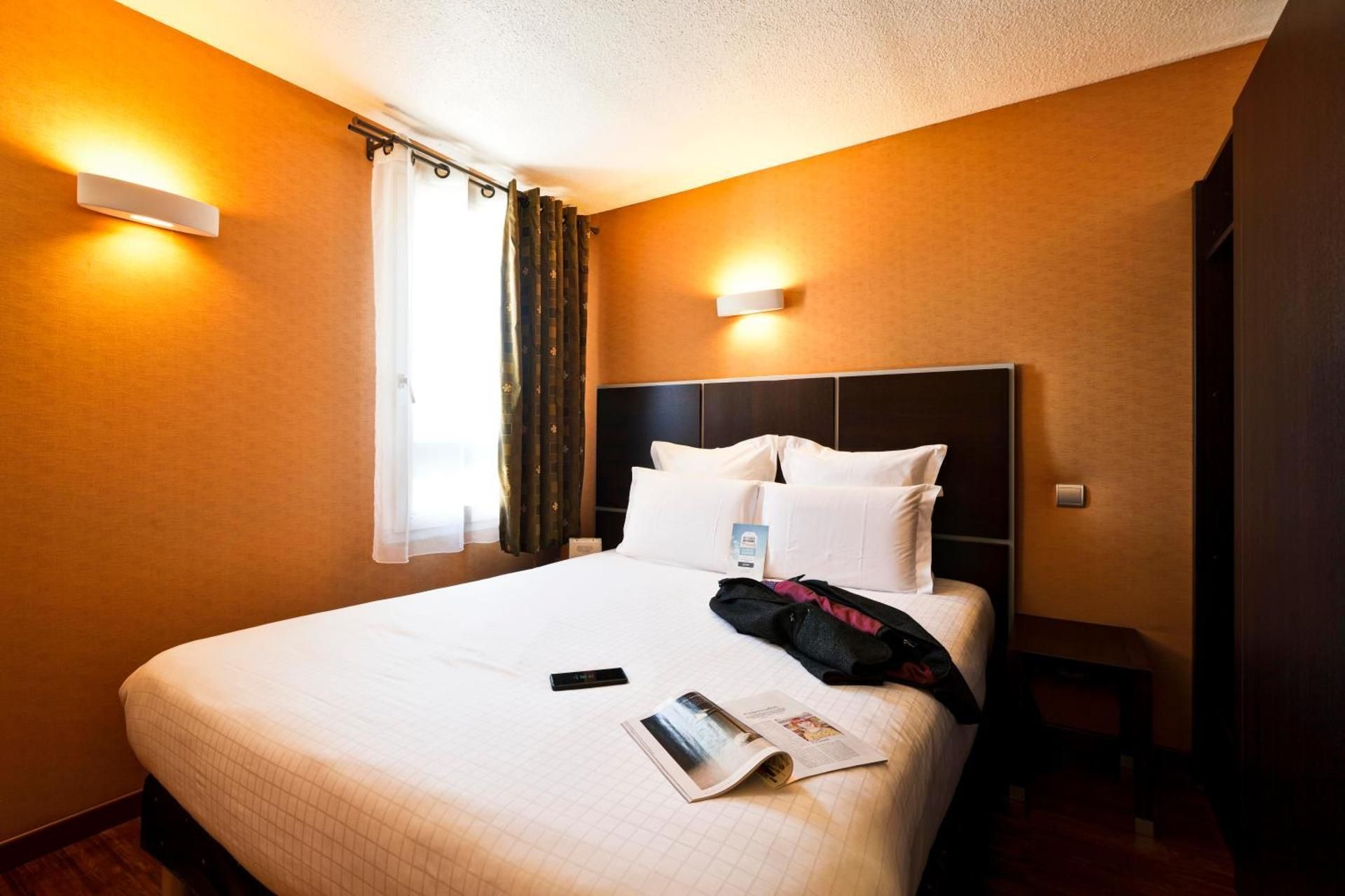 1 Double Bed 1 Sofa Bed For 1 Child Or 1 Adult- Superior Room