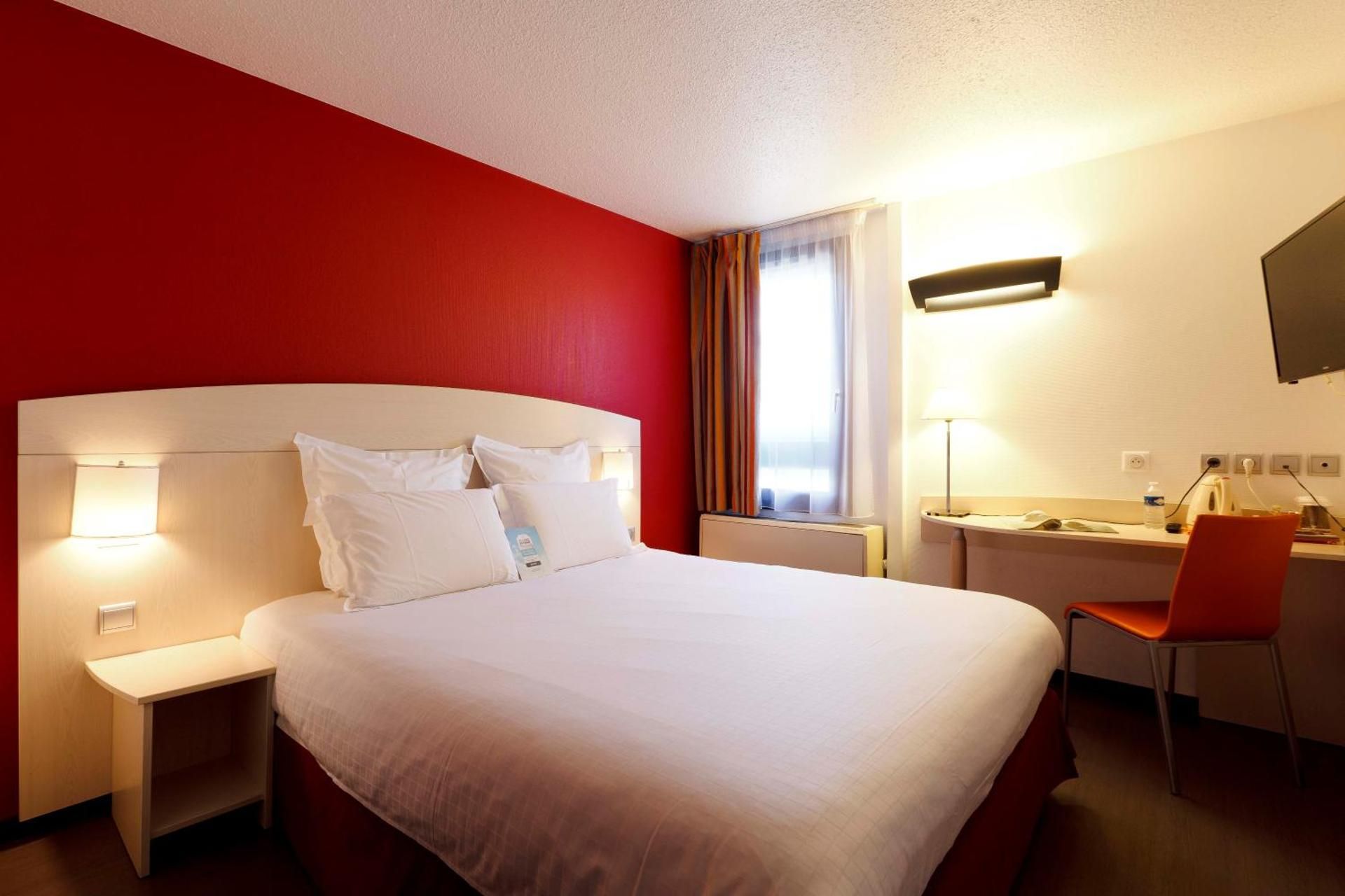 1 Double Bed 2 Single Beds