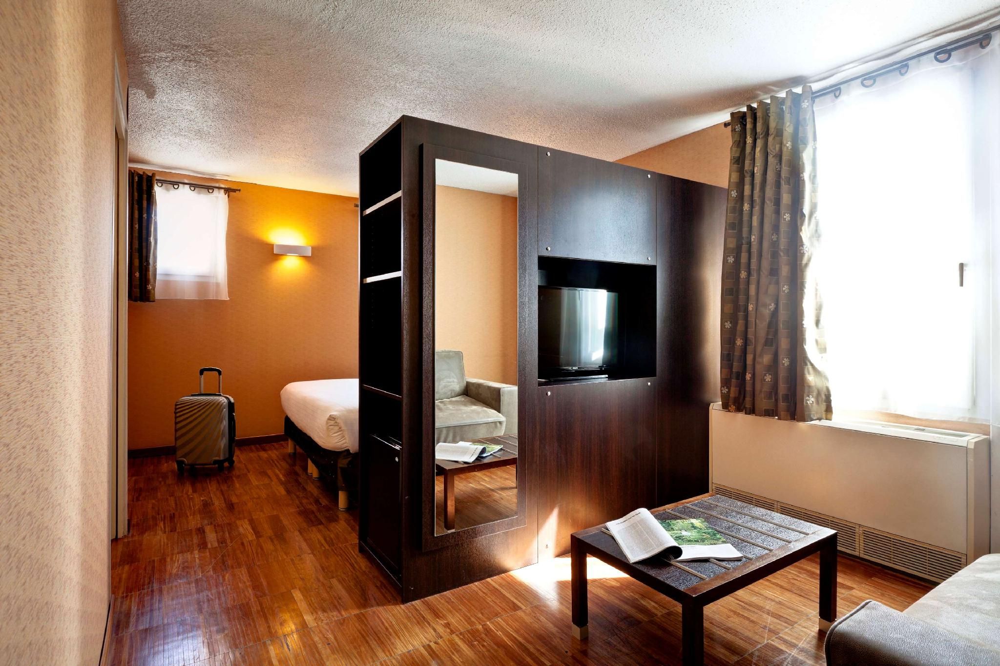 Superior Room - 1 Double Bed 1 Single Bed