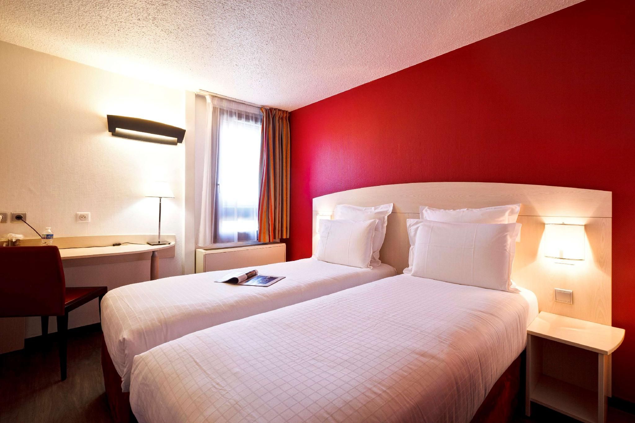 Quadruple Room - 1 Double Bed 2 Single Beds