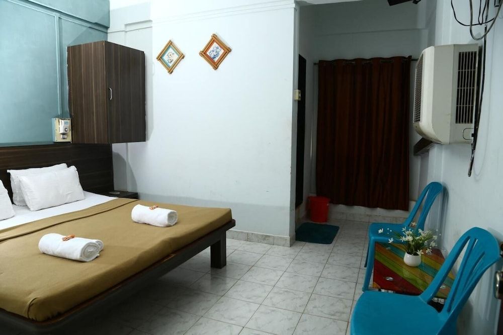 Atithi Lodge Room NON AC 4