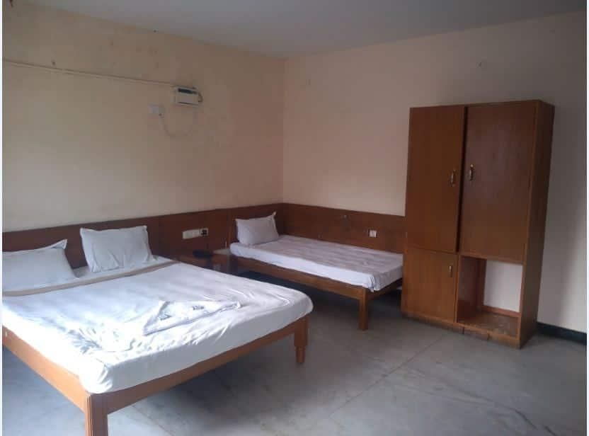 side view of deluxe triple non ac room