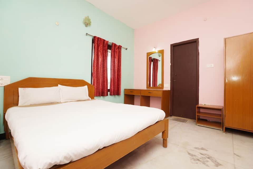 Hotel Sarvamangalam Inn Standard Double Non AC 4