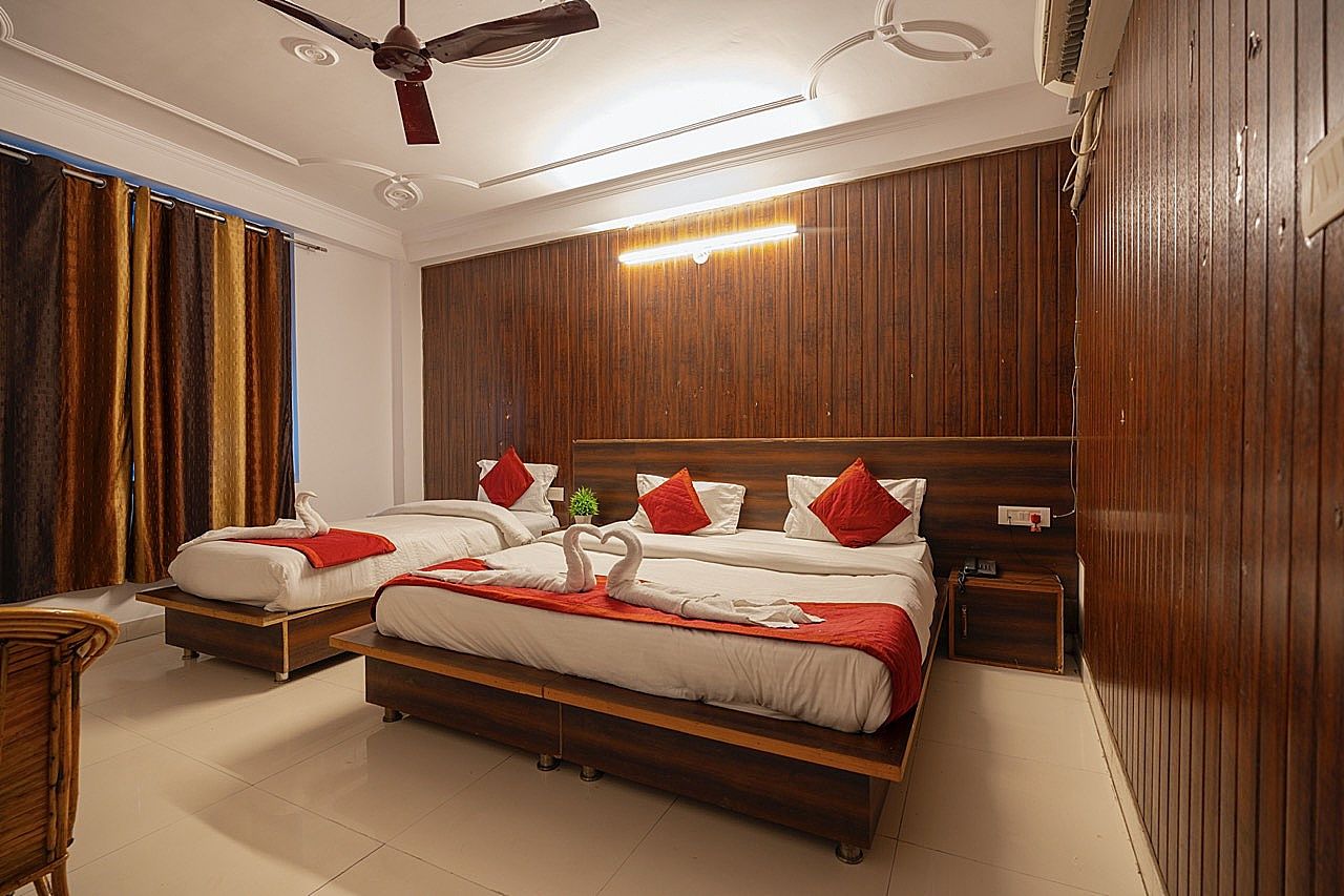 Deluxe Triple Bed Room