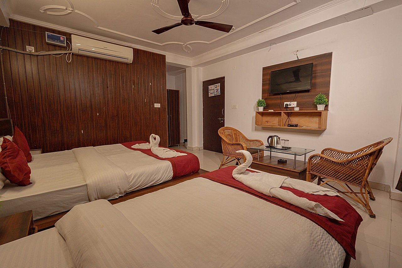 Deluxe Triple Bed Room