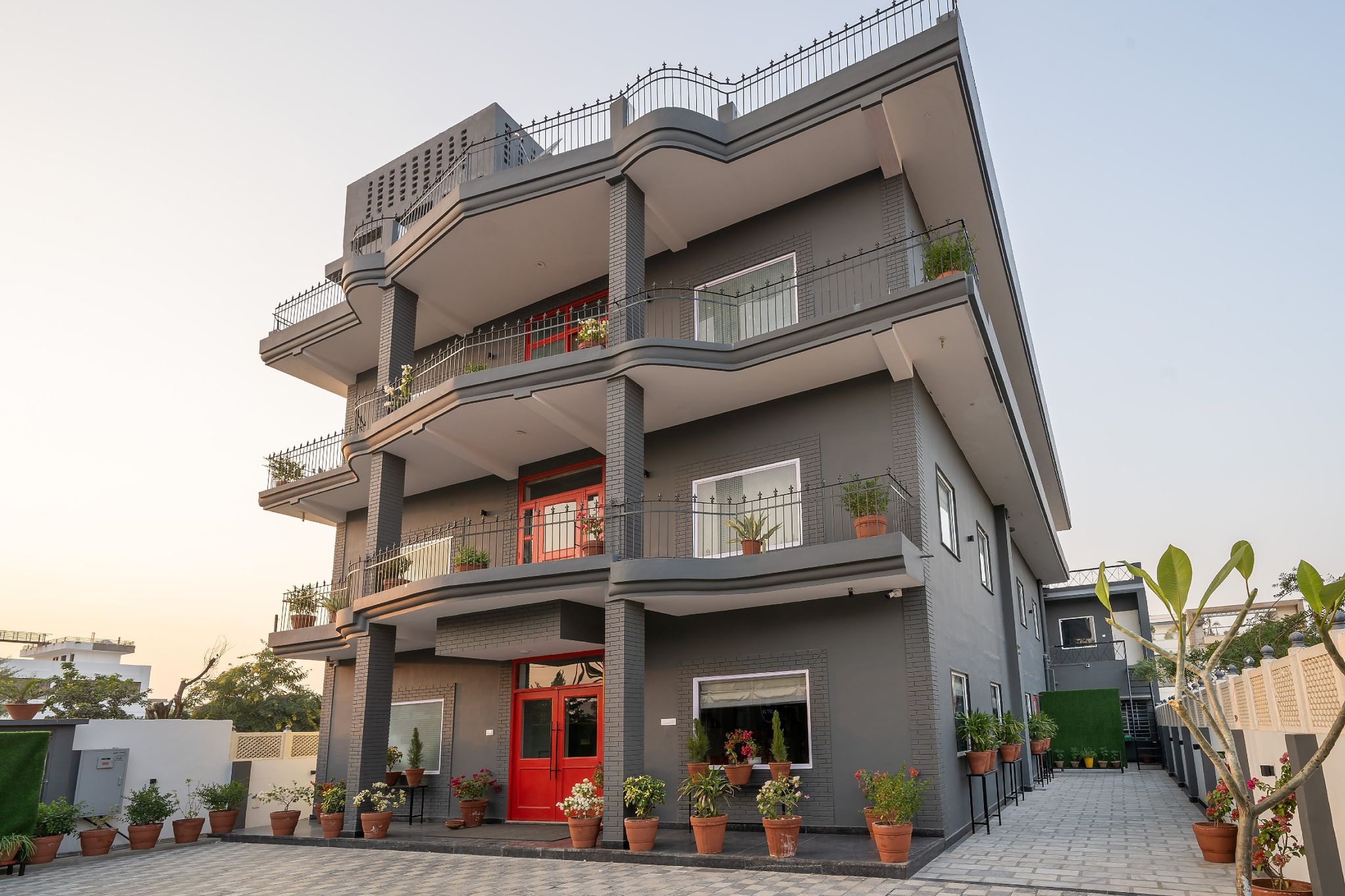undefined Loft 24 7