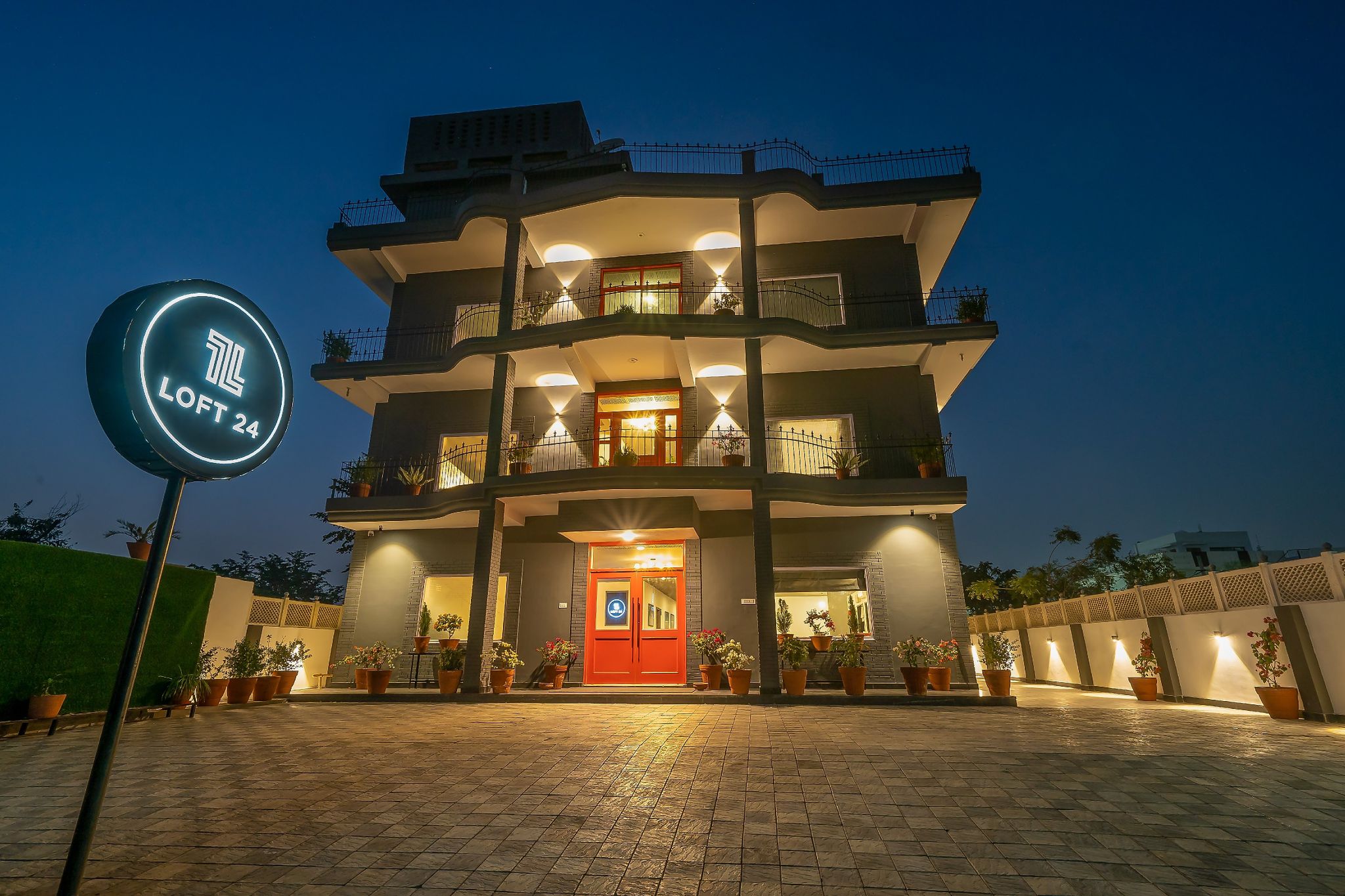 undefined Loft 24 2