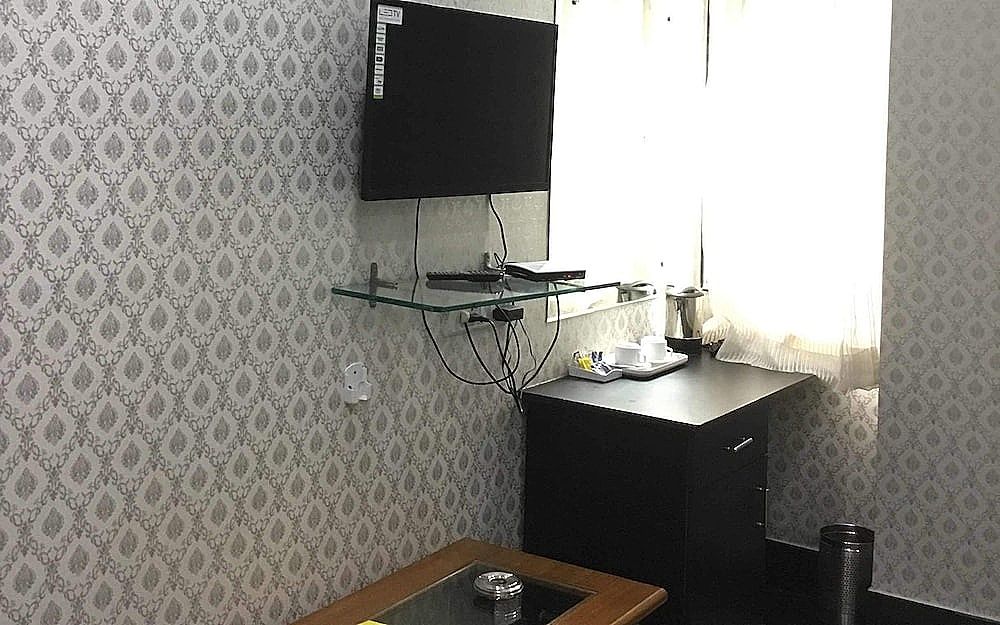 Hotel Suraj Palace Deluxe Room 5