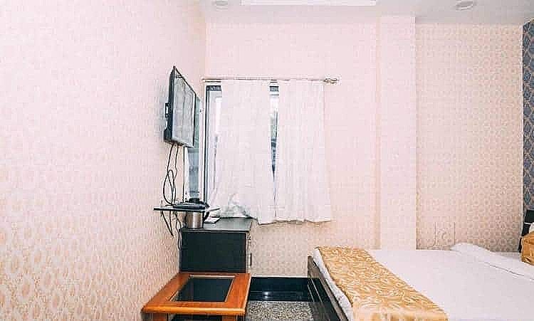 Hotel Suraj Palace Deluxe Room 7