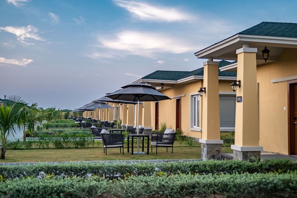 undefined Hawthorn Suites by Wyndham Dwarka  10