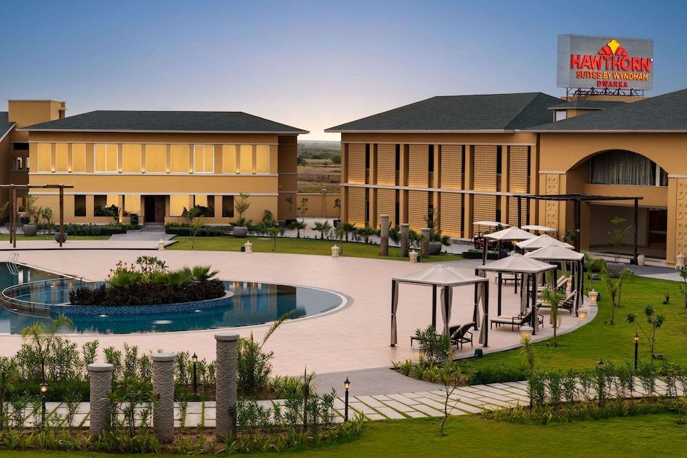 undefined Hawthorn Suites by Wyndham Dwarka  9