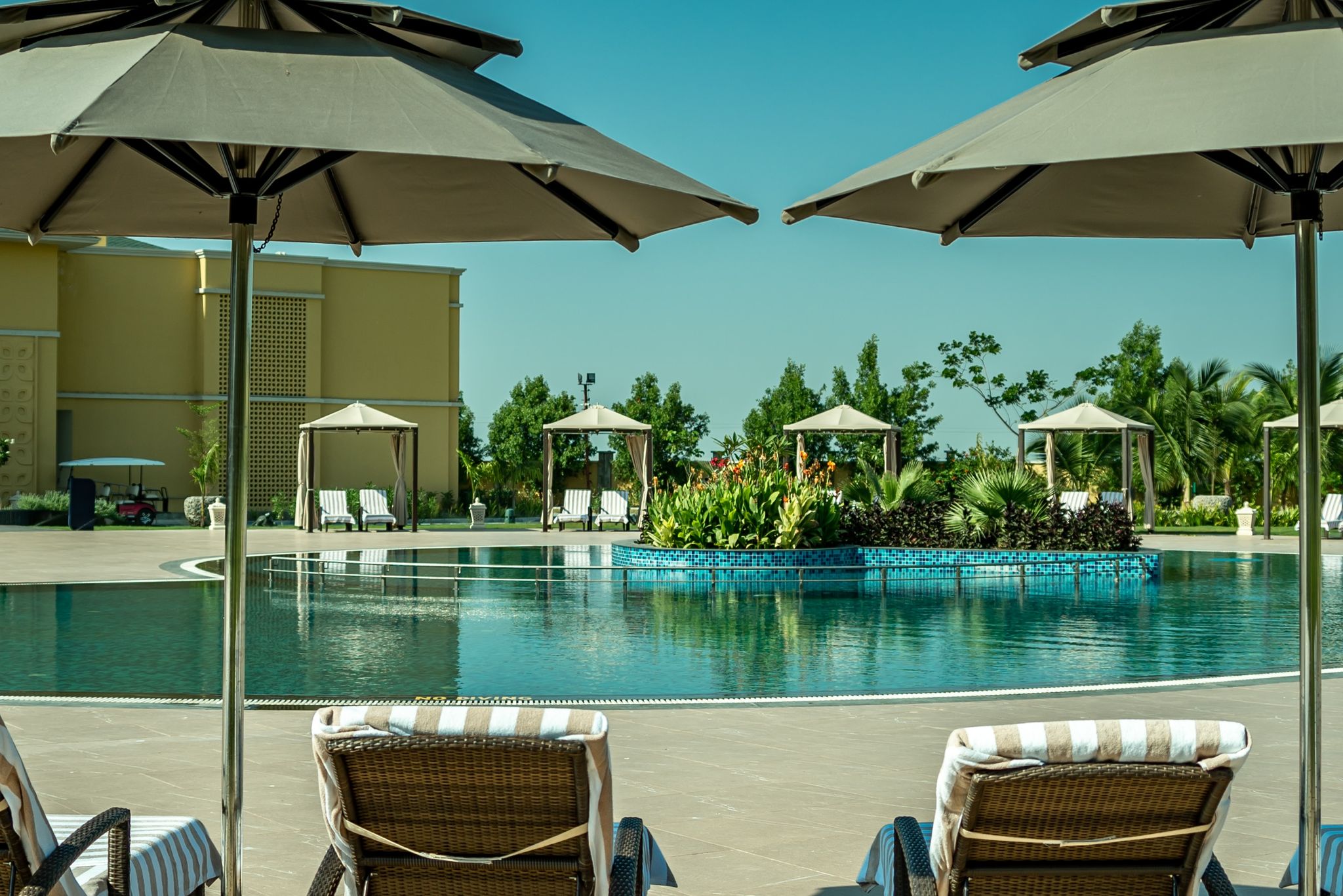undefined Hawthorn Suites by Wyndham Dwarka  4