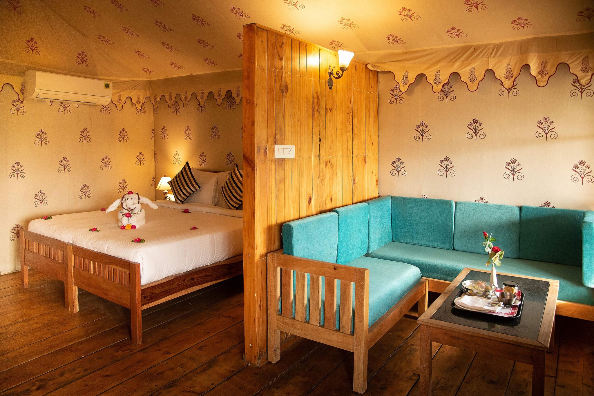 Om Vilas Benares Super Luxury Cottages 2