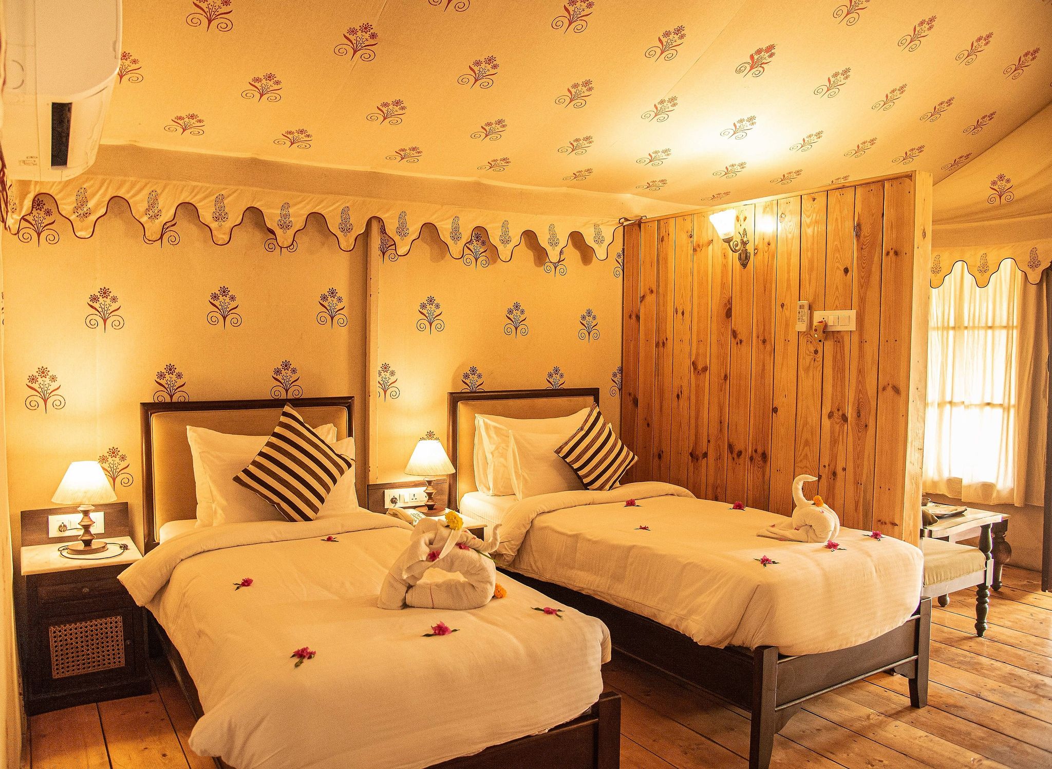 Om Vilas Benares Super Luxury Cottages