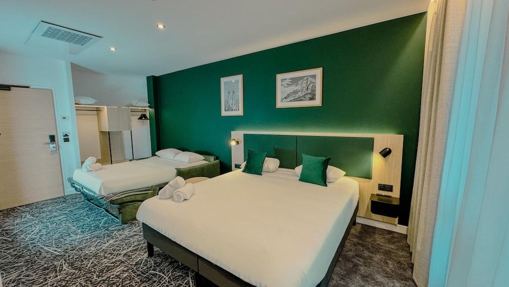 Superior Room, 1 King Bed, Non Smoking, Kitchenette (with Sofabed)