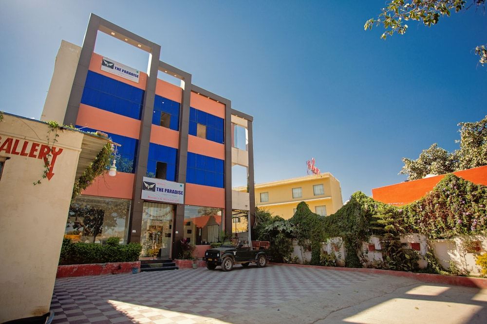 undefined Hotel The Paradise 7