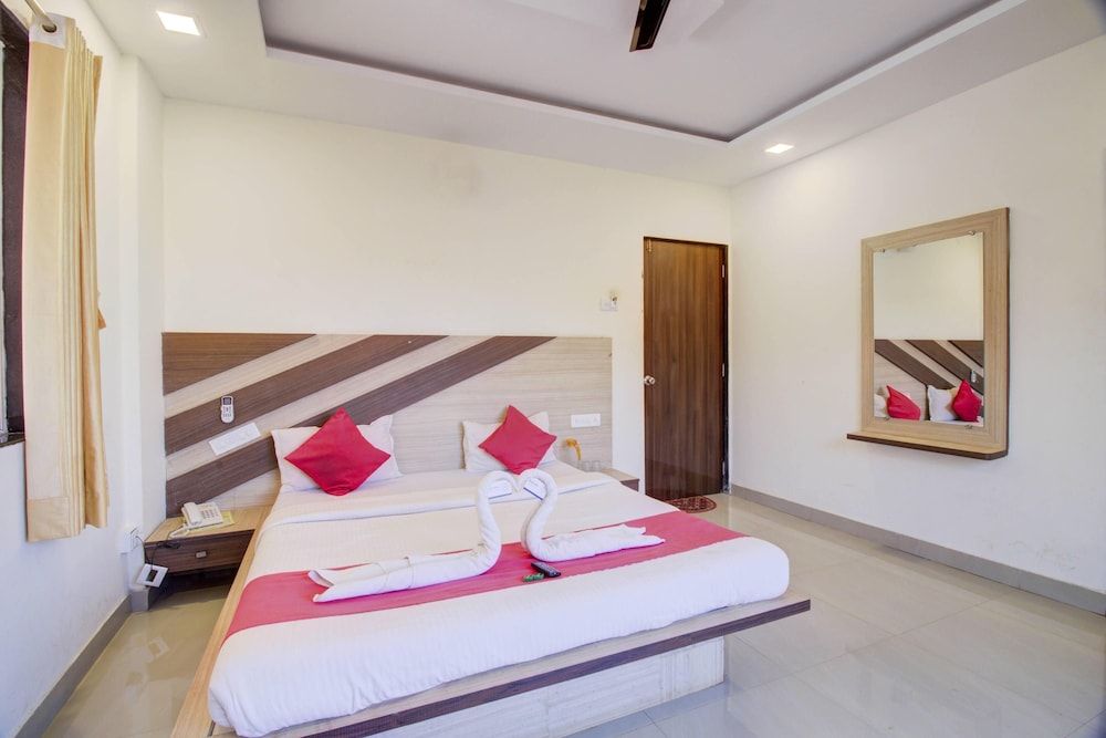 Deluxe AC Room
