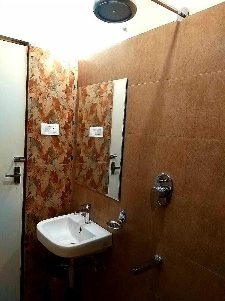 Grand Elegant Deluxe Double Room 5