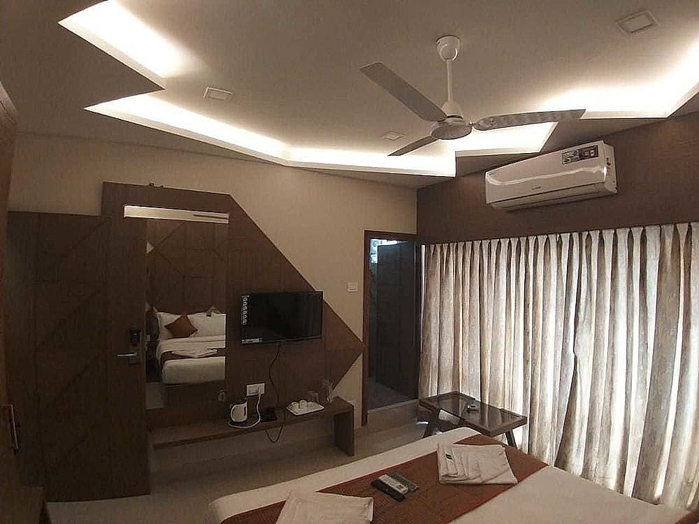 Grand Elegant Deluxe Double Room 7