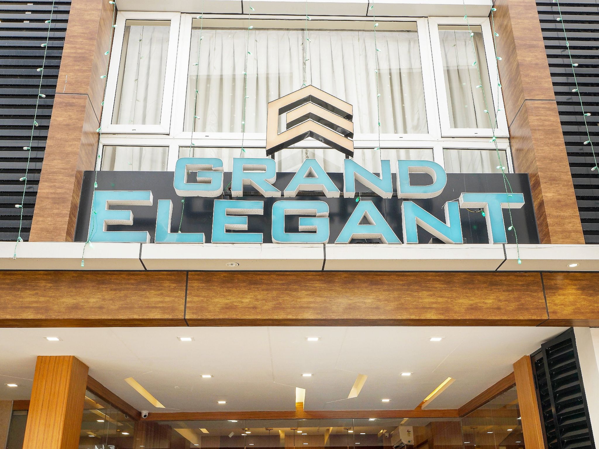 undefined Grand Elegant 6