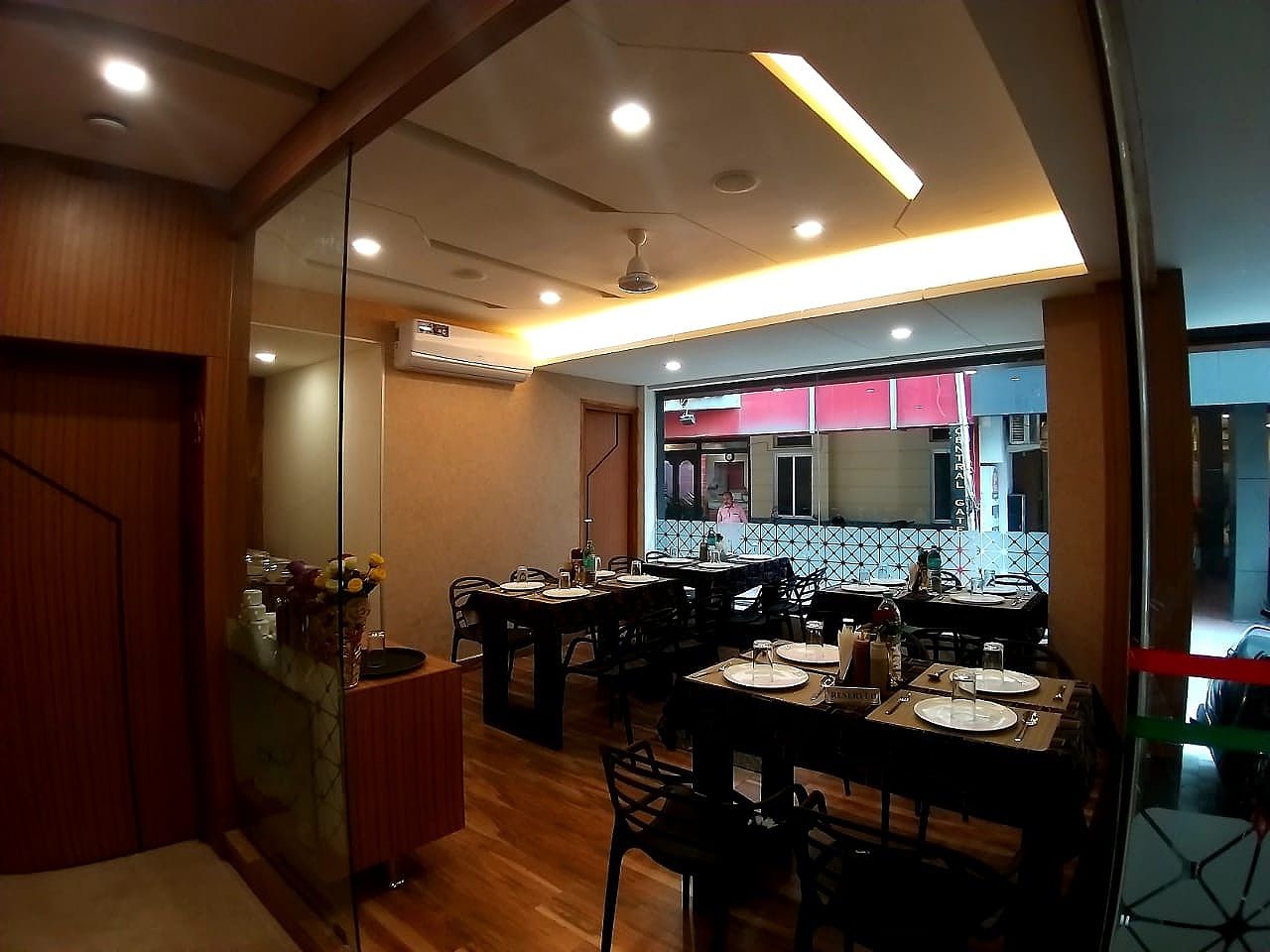 Food & Dining